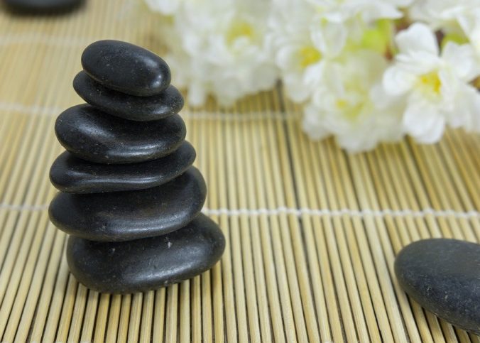 massage pierre chaude