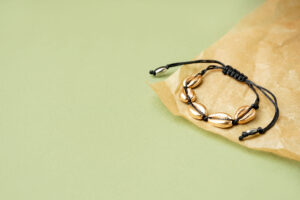 Bracelet personnalisé prénoms : le choix idéal avec Merci Maman Boutique
